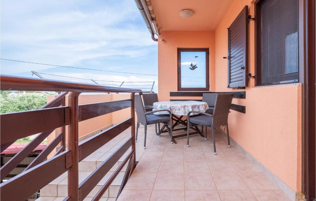 1 Bedroom Amazing Apartment In Peruski Exterior photo